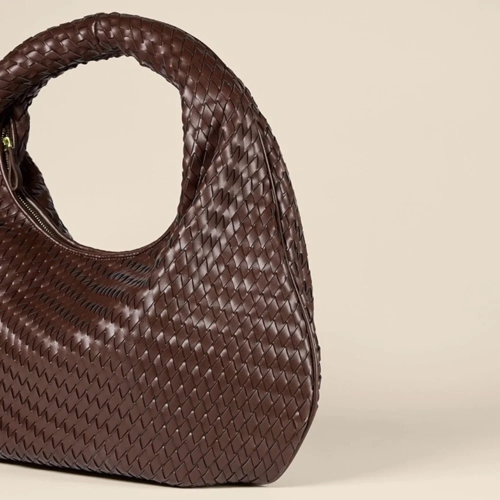 NWT Amazon Essentials Elegant Brown Woven Hobo Bag - Picture 4 of 6